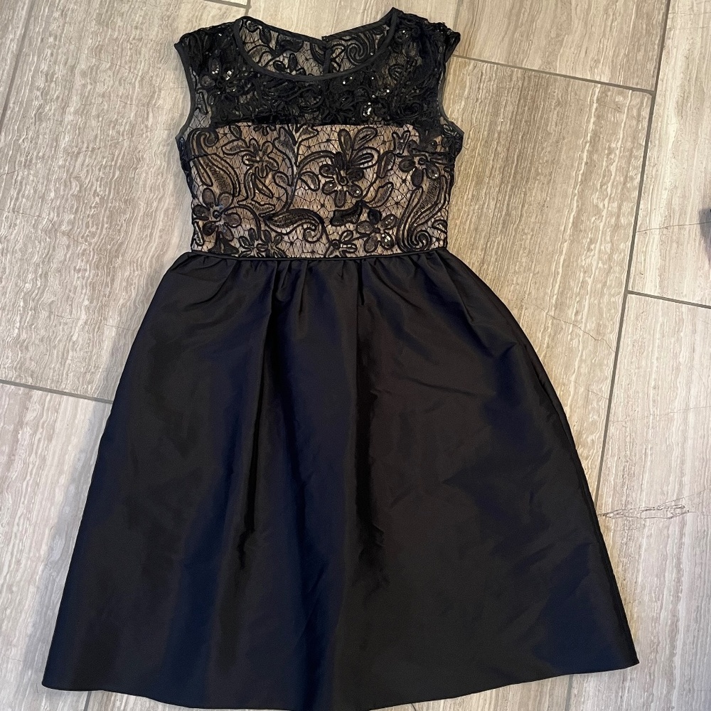 Black lace with tan - JB Boutique - Size 6